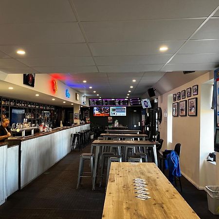וואלארו The Anglers Inn מראה חיצוני תמונה